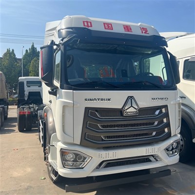 SINOTRUCK 4*2 Traktör